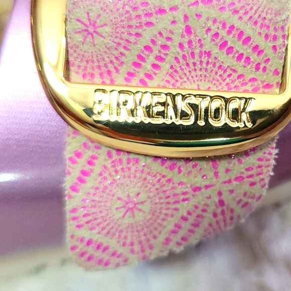 Almost New! Birkenstock Sandals - Picture 6 of 7